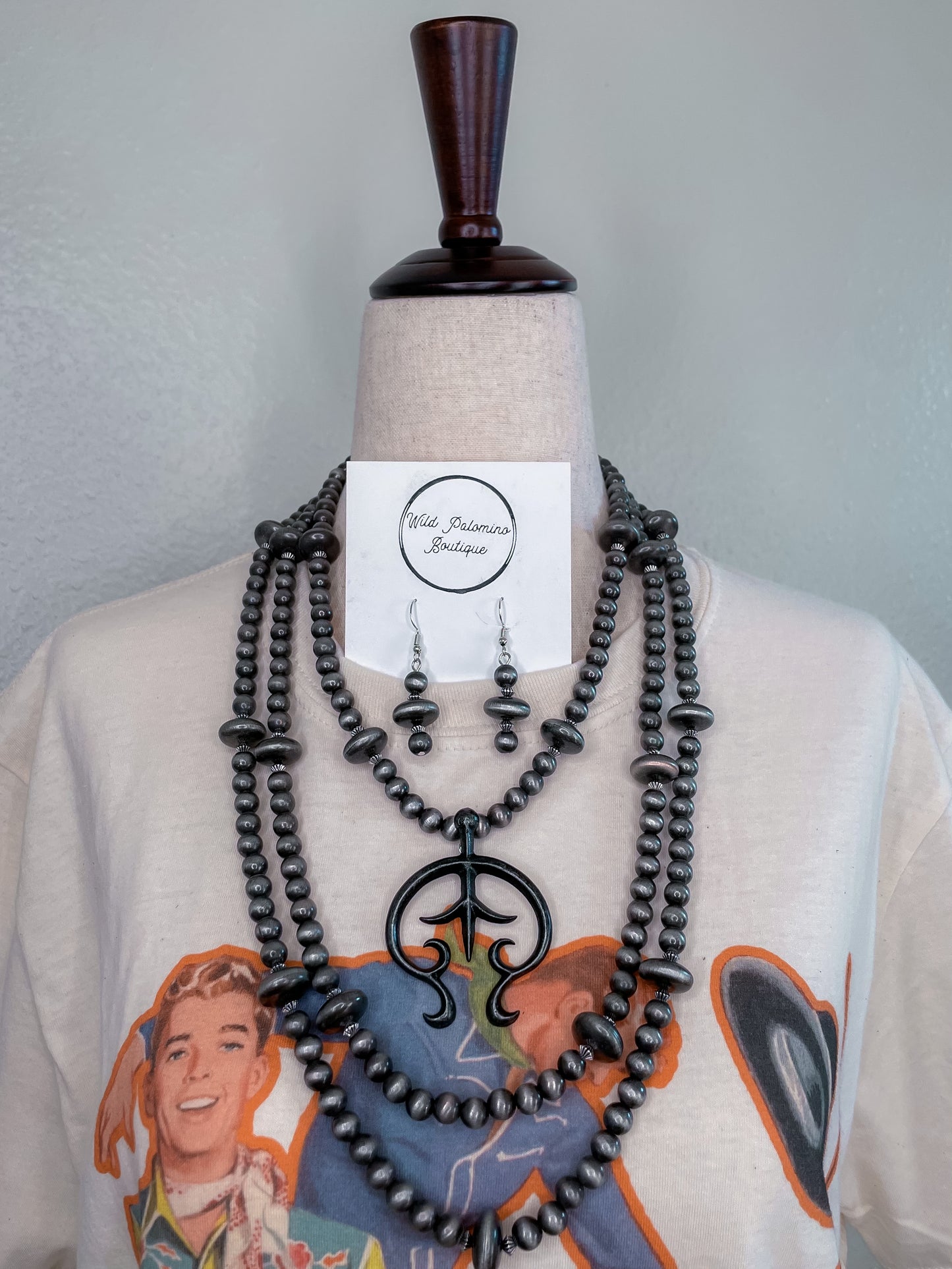 3 Strand Faux Navajo Pearl Necklace Set With Burnished Silver Naja Pendant